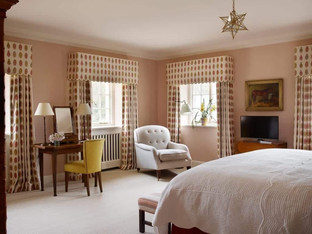 The clemantine bedroom at Farleigh House